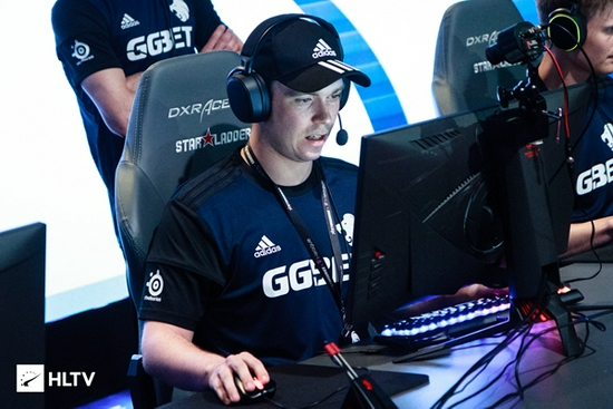 2025年美国PC市场出货量激增15% 惠普和戴尔表现突出